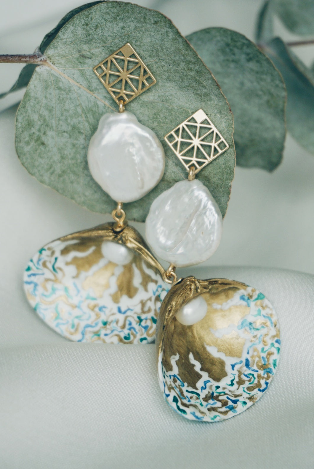 Oriental seashell earrings